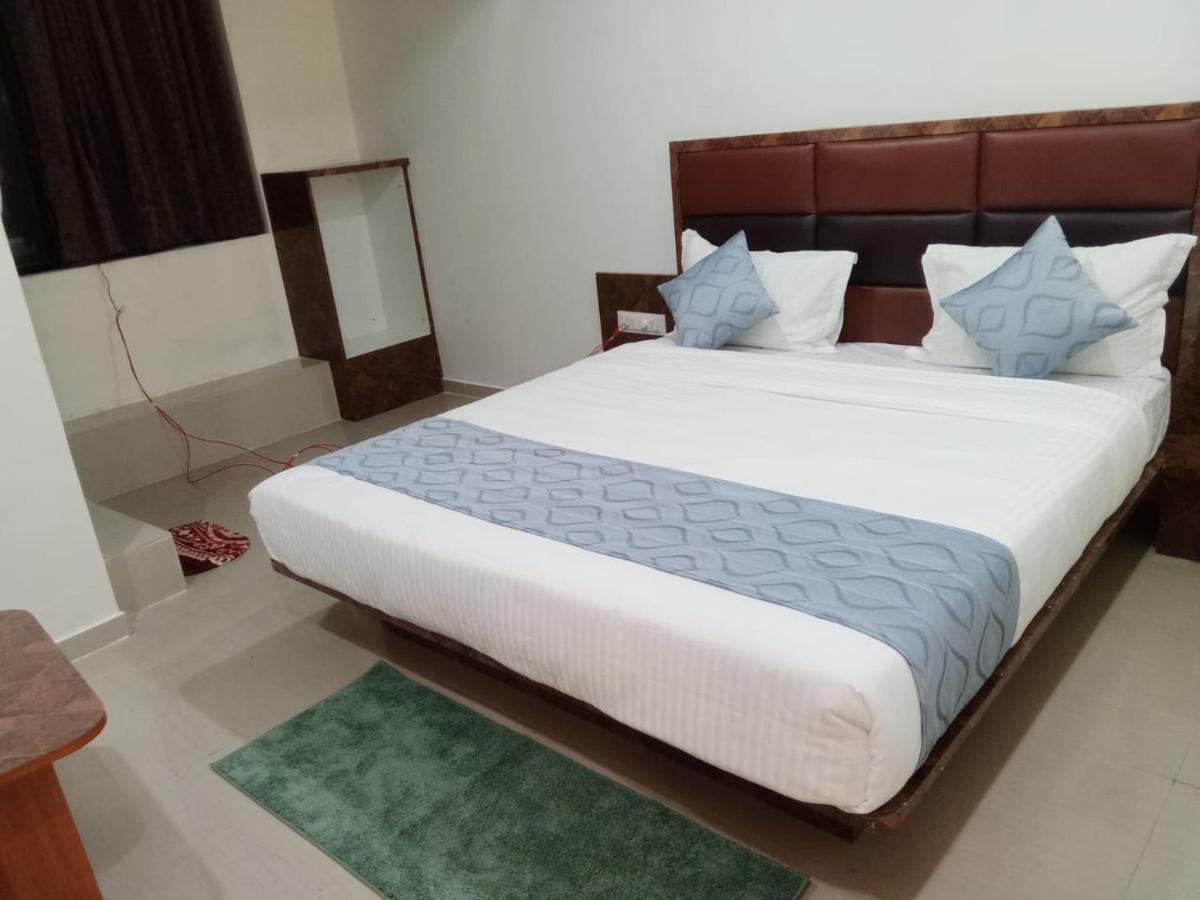 Hotel Rk Villa Vadodara Ngoại thất bức ảnh