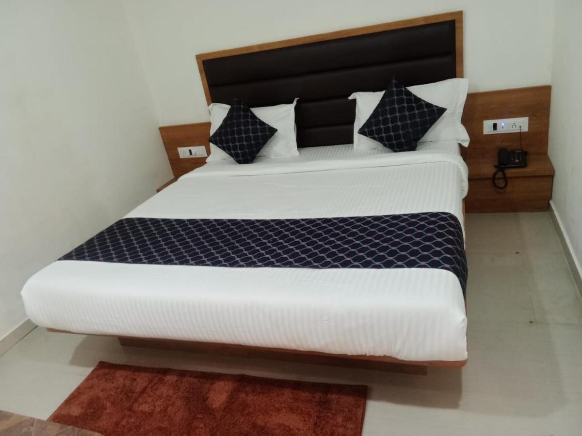 Hotel Rk Villa Vadodara Ngoại thất bức ảnh