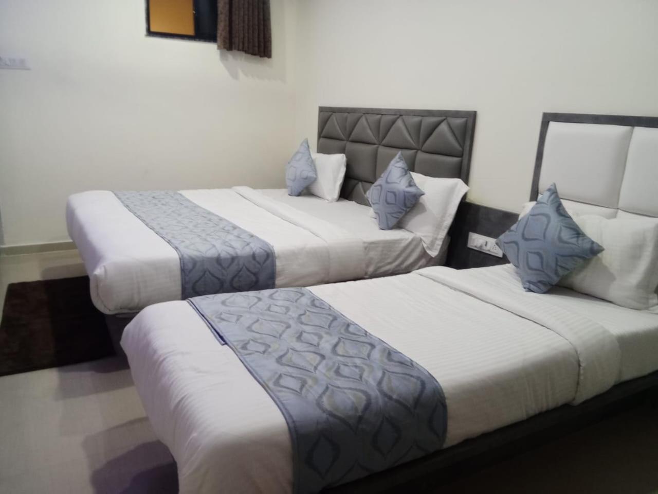 Hotel Rk Villa Vadodara Ngoại thất bức ảnh