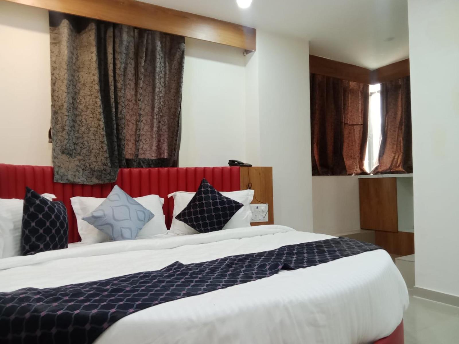 Hotel Rk Villa Vadodara Ngoại thất bức ảnh