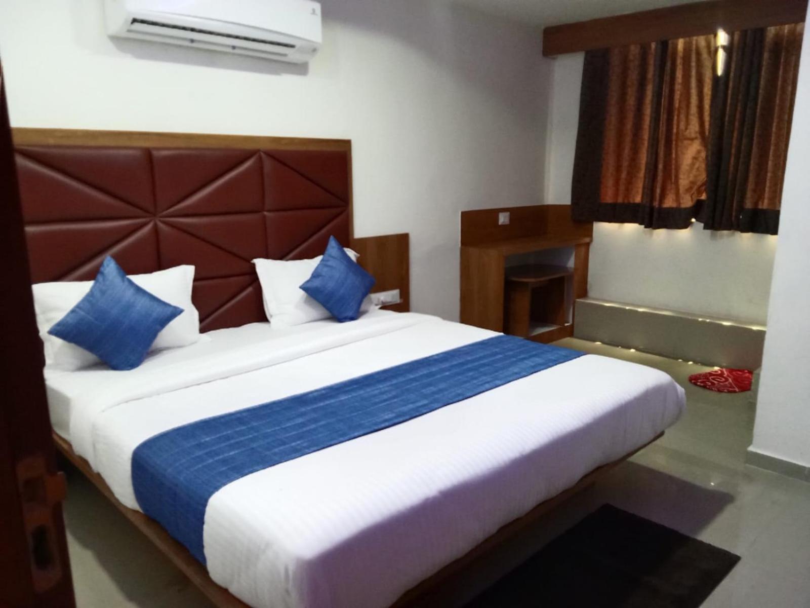 Hotel Rk Villa Vadodara Ngoại thất bức ảnh